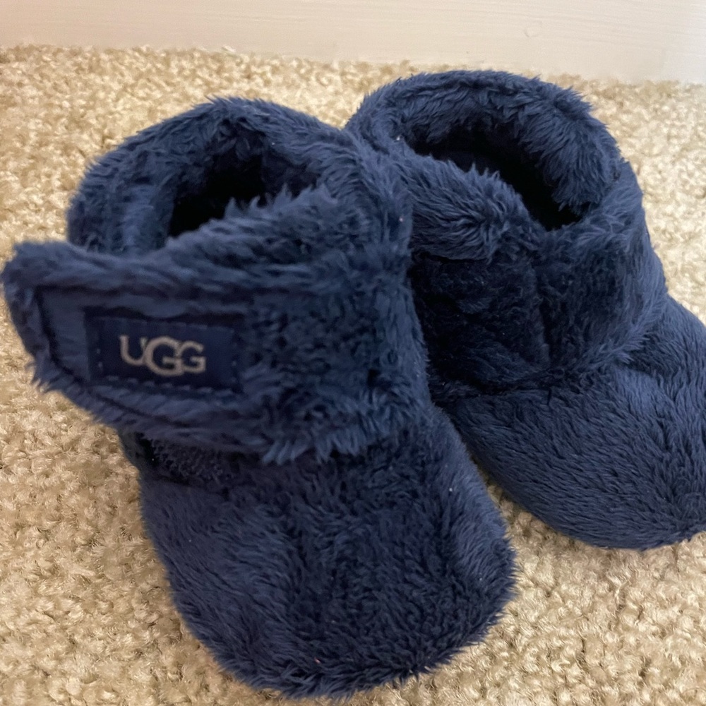Infant Navy Blue Uggs size 0/1 -0-3 months